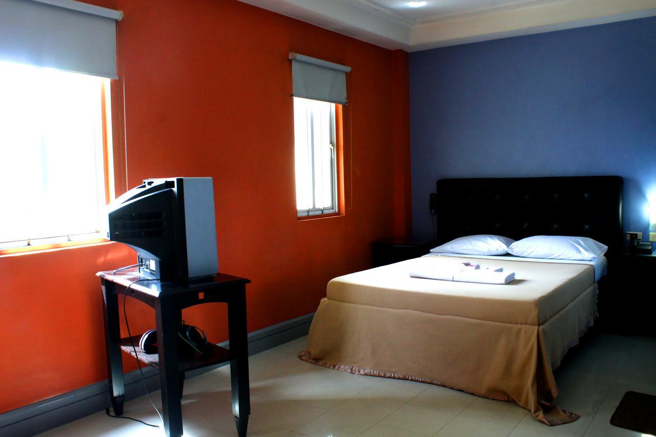 Jardin De Rosal Hotel Pasig City Zewnętrze zdjęcie